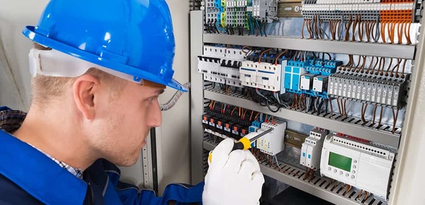 Elektroniker für Energie- und Gebäudetechnik (m/w/d) bei Gehringer Elektrotechnik GmbH in Rothenburg