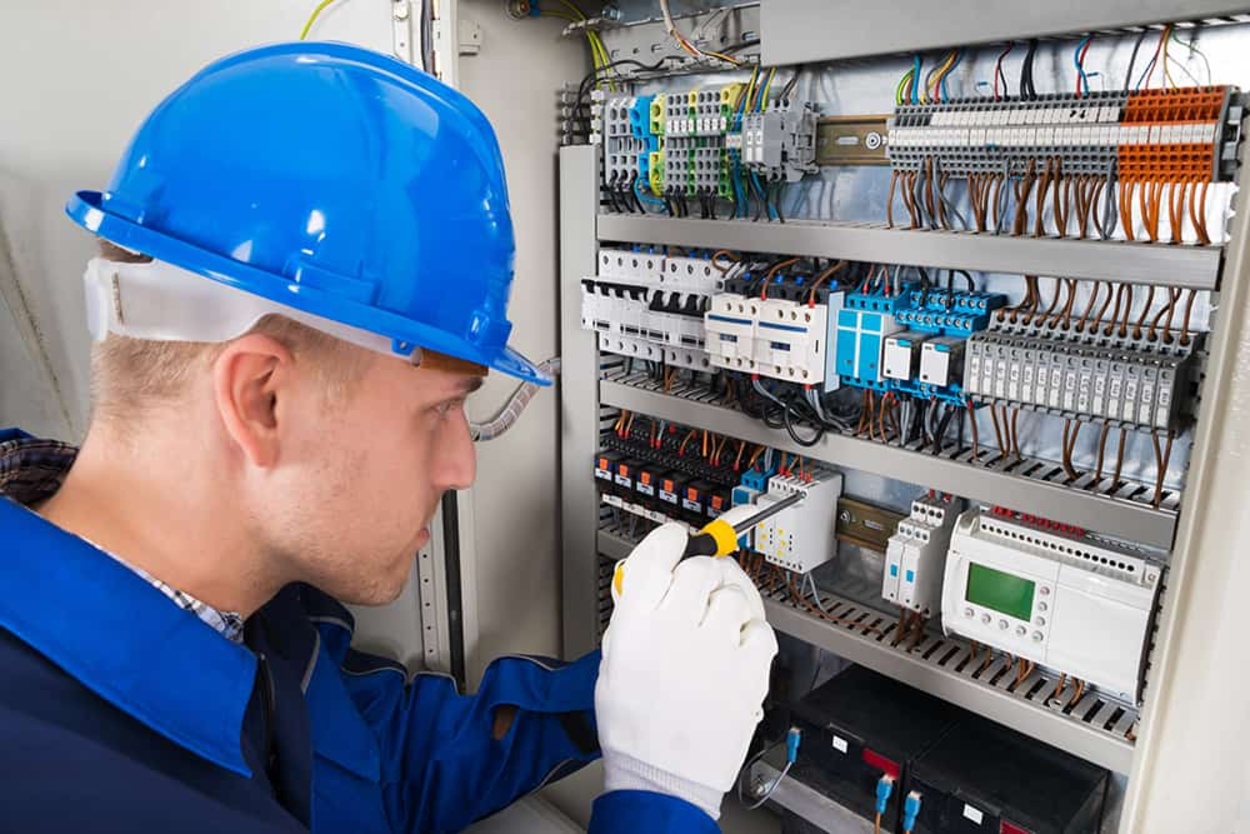 Elektroniker für Energie- und Gebäudetechnik (m/w/d) bei Gehringer Elektrotechnik GmbH in Rothenburg o.d.T.