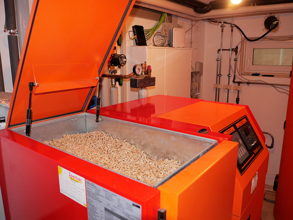 Palletheizung2 bei Gehringer Elektrotechnik GmbH in Rothenburg